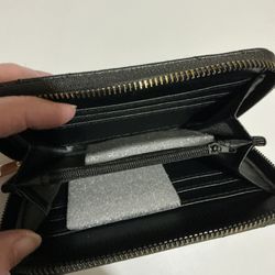 New Black Wallet With Zipper Pocket And Card Slots.