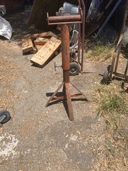 Heavy Duty Pipe Roller Stand - Adjustable Welding/Pipefitter Stand