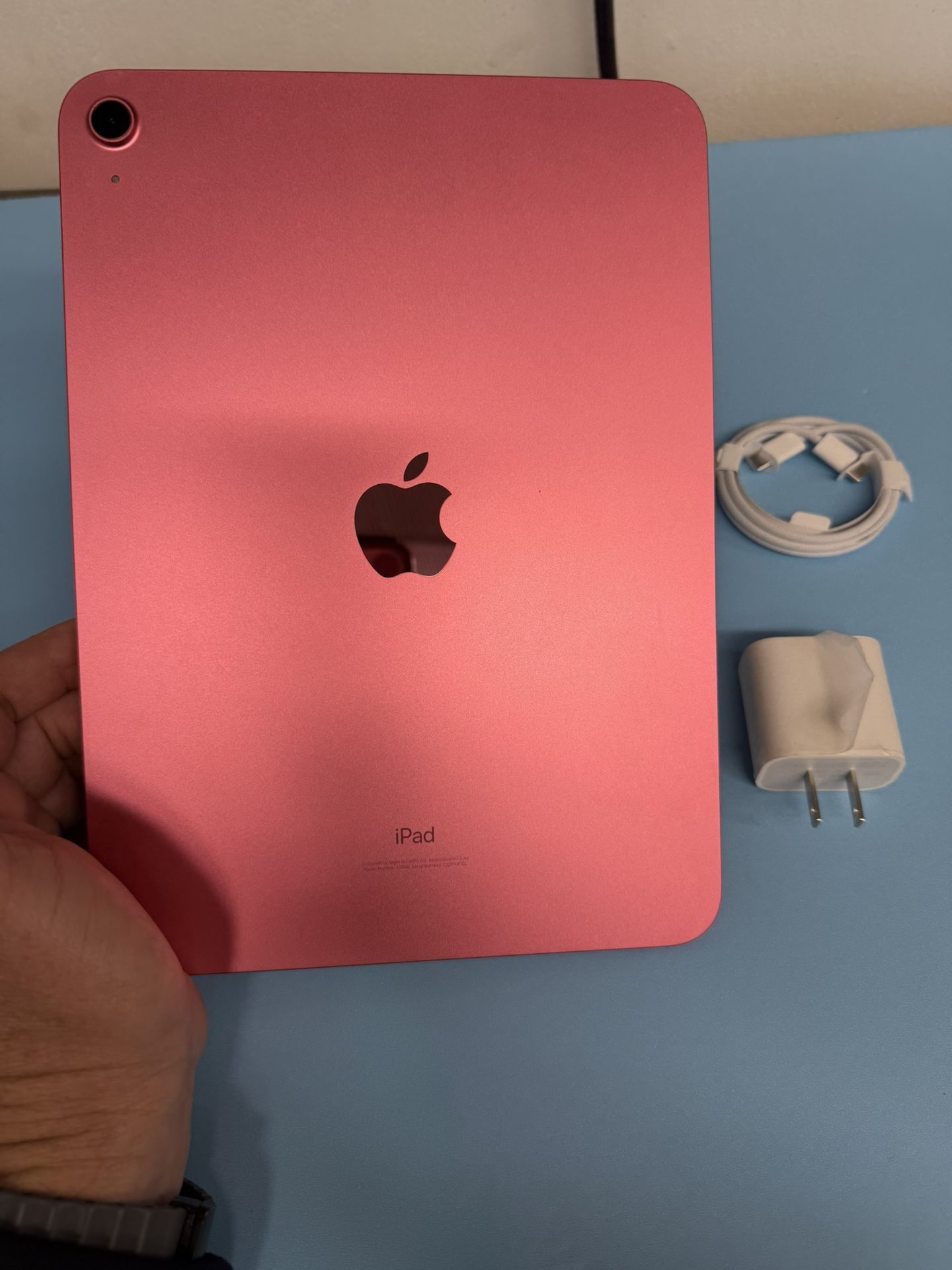 iPad 10th Generation Excellent Condition WiFi 64gb 