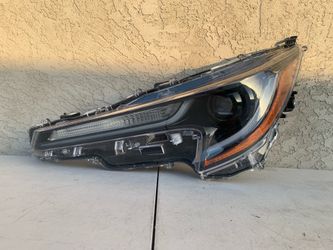 Toyota Corolla L Le Left Driver Headlight