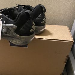 Anthony Edward’s Size 13.5