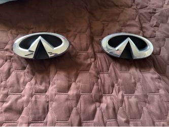 Infiniti g37/q40 sedan front grille logo