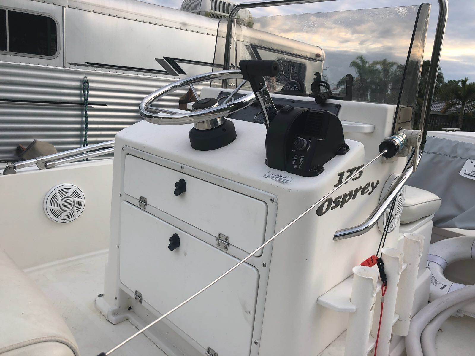 2001 17.5ft Aquasport Osprey 175 with 2001 Johnson 90hp engine......... (MAKE ME AN OFFER )