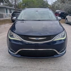 2018 Chrysler Pacifica Touring-L Plus