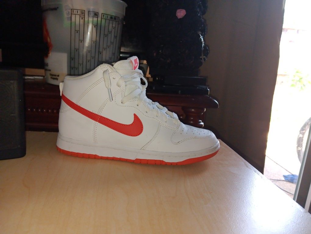 Nike Dunk High Retro sneakers 