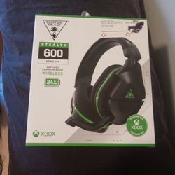 Headphone For The Xbox Series X And Xbox Series s It's In Good Condition I Want To Get Rid Of It