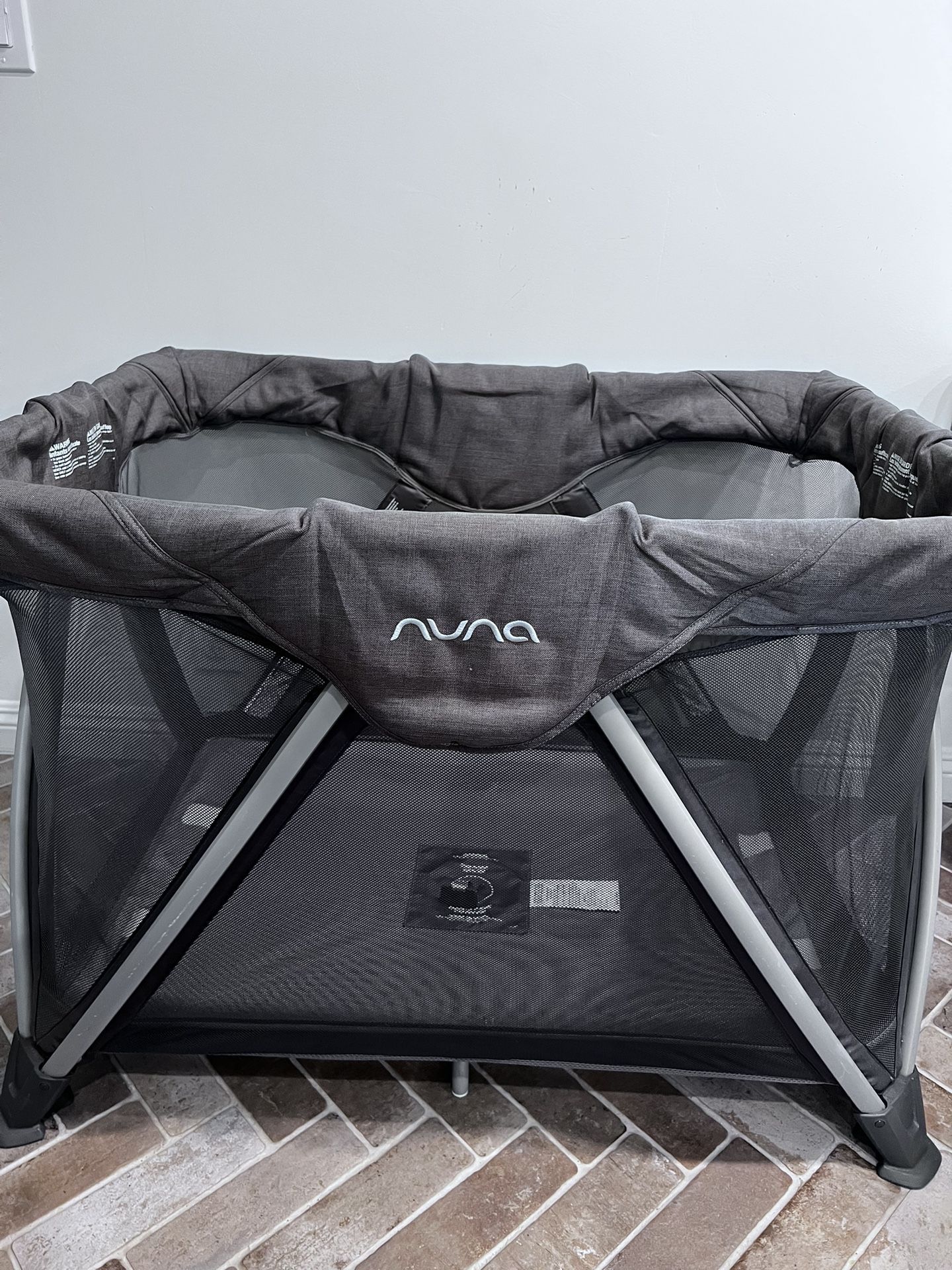 Nuna SENA Aire Playard & Travel Crib