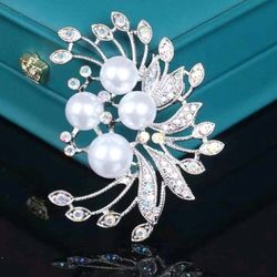 BROOCH