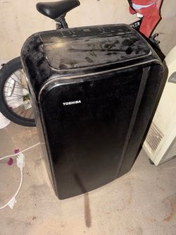 Toshiba 13,500 BTU (10,000 SACC) Portable Air Conditioner – Works Great