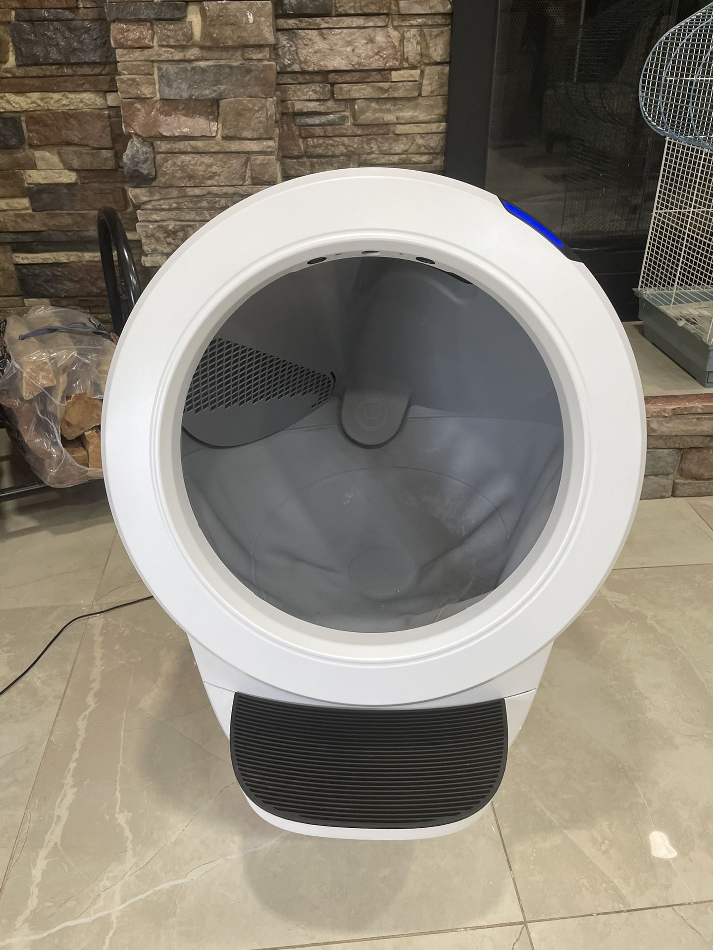 Litter-Robot 4 - White