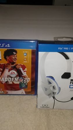 PS4 Madden 20 with headset