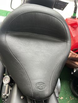 Mustang Double Wide Softail Slim Seat