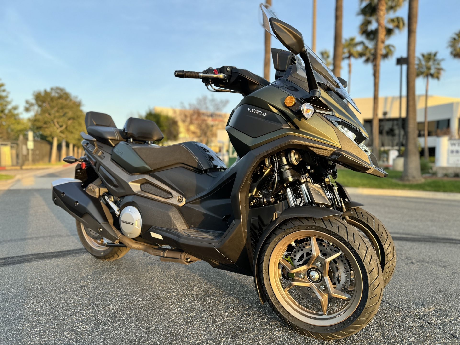 New KYMCO CV3 550 – The Ultimate 3-Wheel Adventure Scooter