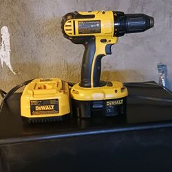 DEWALT DRILL with charger and battery