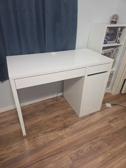 Free desk