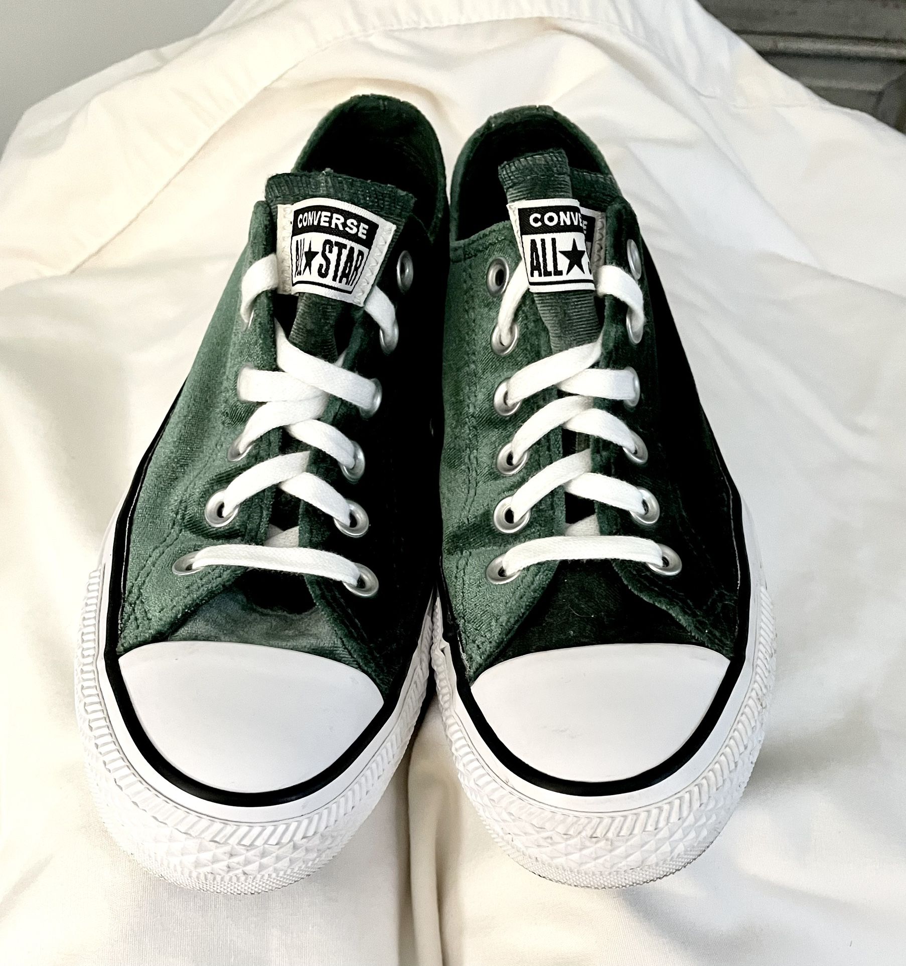 Converse All Star Low Top Sneaker - Velvet - Emerald Green - Women's 7 US - EUC