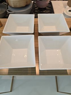Crate & Barrel Square Bowls x4