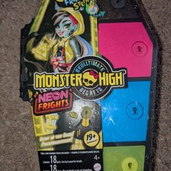 Monster High Neon Frights Frankie Stein 