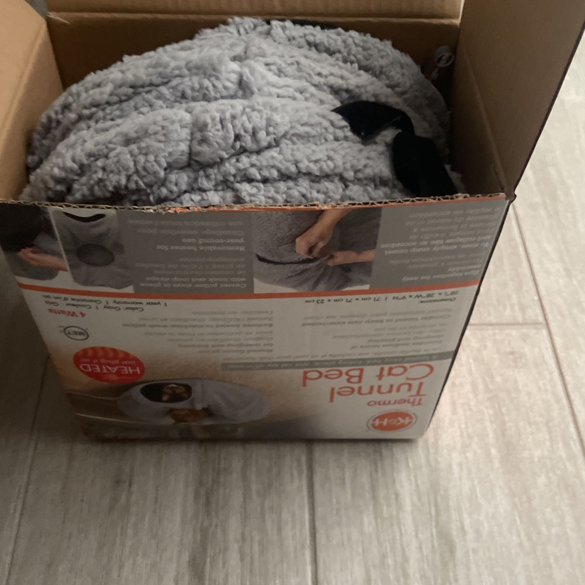 K&H Thermo Tunnel Cat Bed