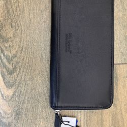 Women Wallet Leather Brand New Never Open 
