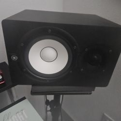 Yamaha H7 Speakers 