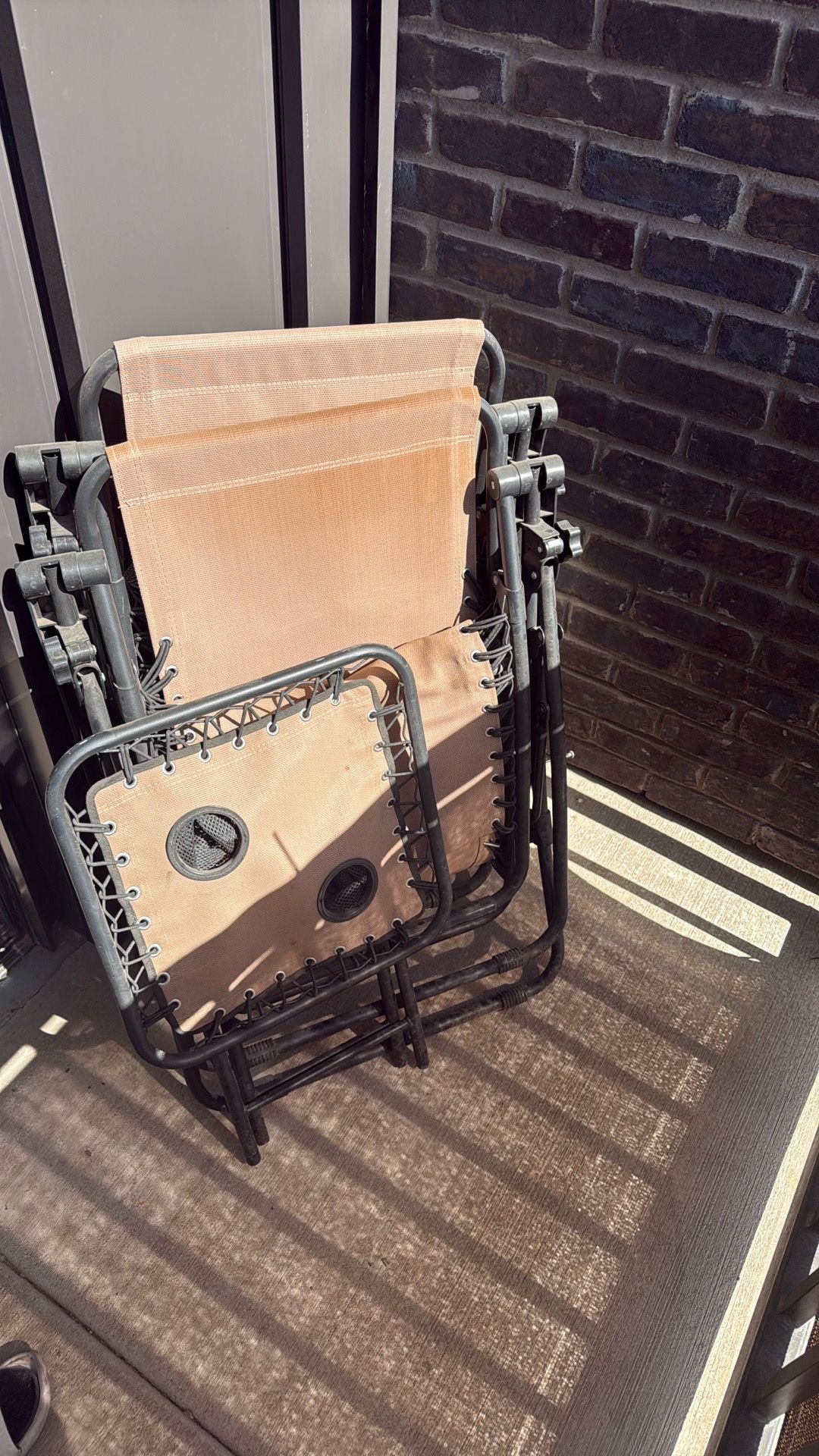 Balcony chair with table