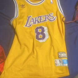 number 8 Kobe jersey