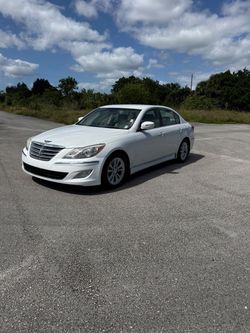 2013 Hyundai Genesis