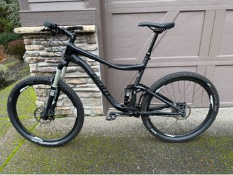 Like-New 2016 Giant Trance 2 Carbon Full Suspension MTB — $1,500 OBO