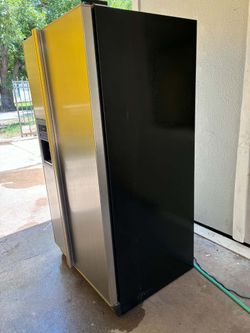 Double door refrigerator excellente condition