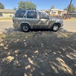 1999 Pathfinder, 4 X 4 Clean Title Runs Good