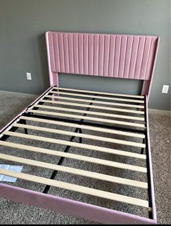 Pink bedframe