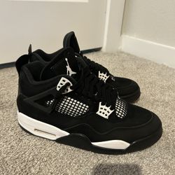 White Thunder Jordan 4