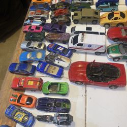 75 Hot wheels 
