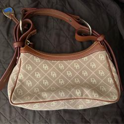 Dooney & Bourke - Shoulder Bag