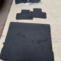 2026 Mercedes Glc 300 Like New Floor Mats