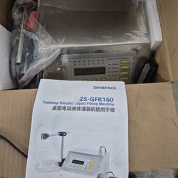 Tabletop liquid filling machine