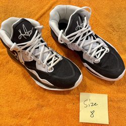 Nike Kyrie Shoes Size 8