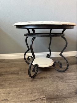 Accent table