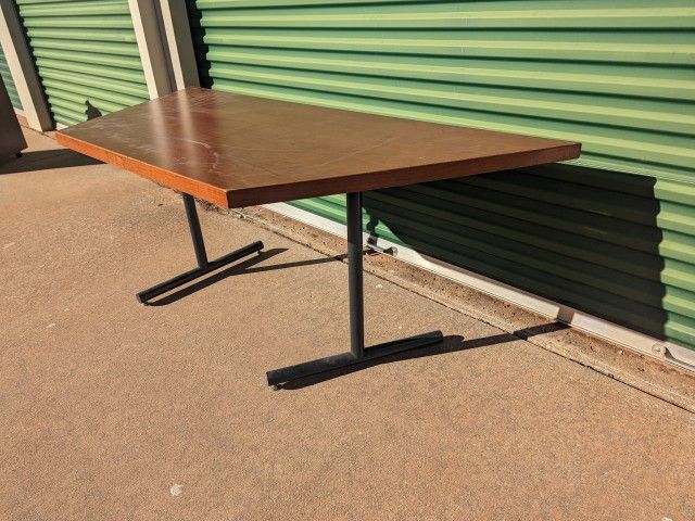Howe Tempest Fixed Trapezoid Table
