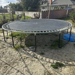 Trampoline 
