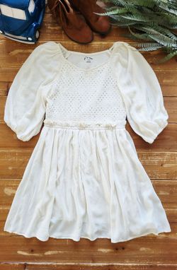 SIZE 10-12 GIRLS THREE- QUARTER SLEEVES IVORY EYELET BODICE COTTON MIDI DRESS