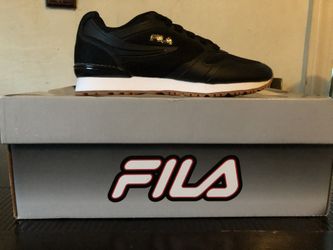 Brand New Women’s FILA Forerunner 18 Tennis Shoes