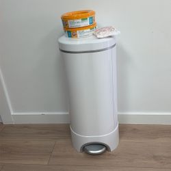 Munchkin Diaper Pail