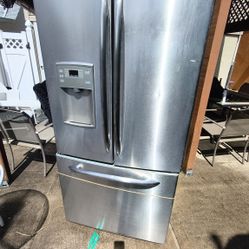 GE Refrigerator Double Door