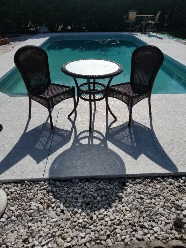 Cute Wicker Plastic Indoor Outdoor Patio Set Glass Top Great Cute Wicker Plastic Indoor Outdoor Patio Set Glass Top Great Condition For In Palm Beach Gardens Fl Offerup