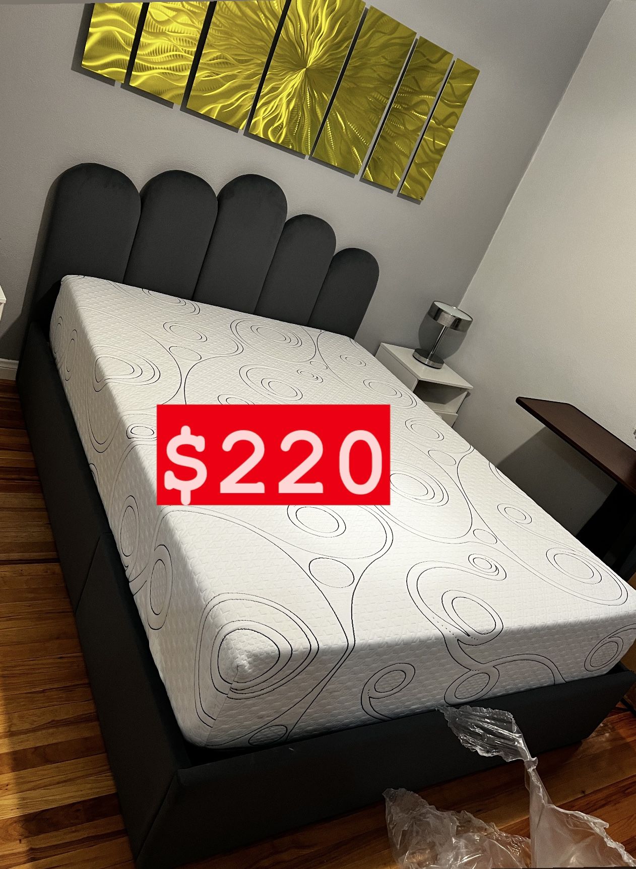 Queen Size Memory Foam Gel Mattress New