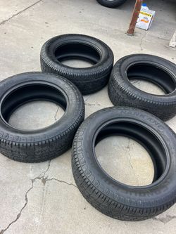 Llantas 305/55R20 $160 Las 4
