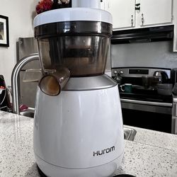 Hurom Juicer