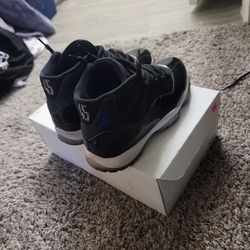 Jordan 11 Black Size 8.5